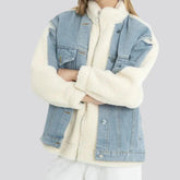 Chaqueta vaquera sherpa con lavado claro para mujer